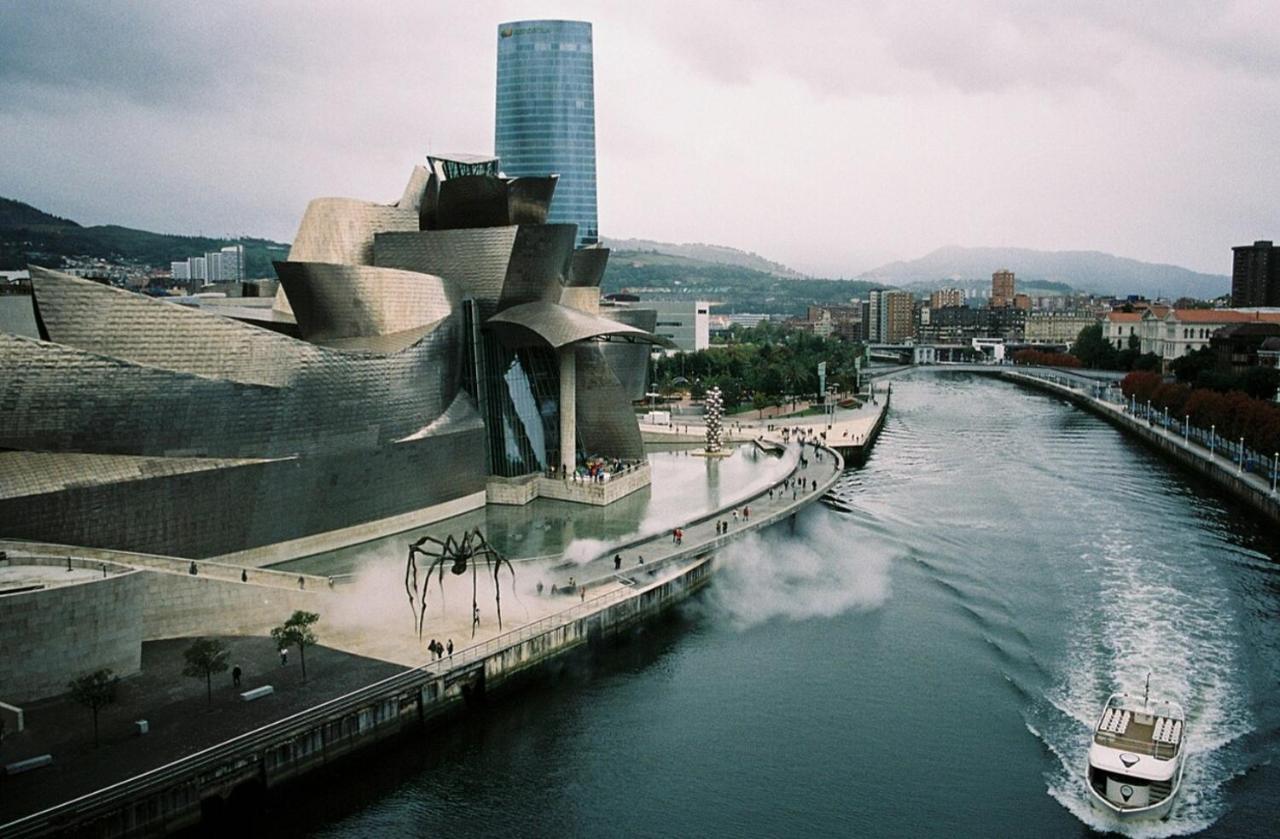 Modern Bilbao Apartment Barakaldo Bagian luar foto