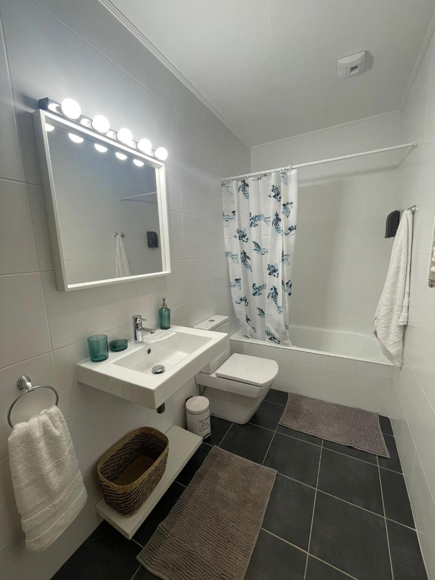 Modern Bilbao Apartment Barakaldo Bagian luar foto
